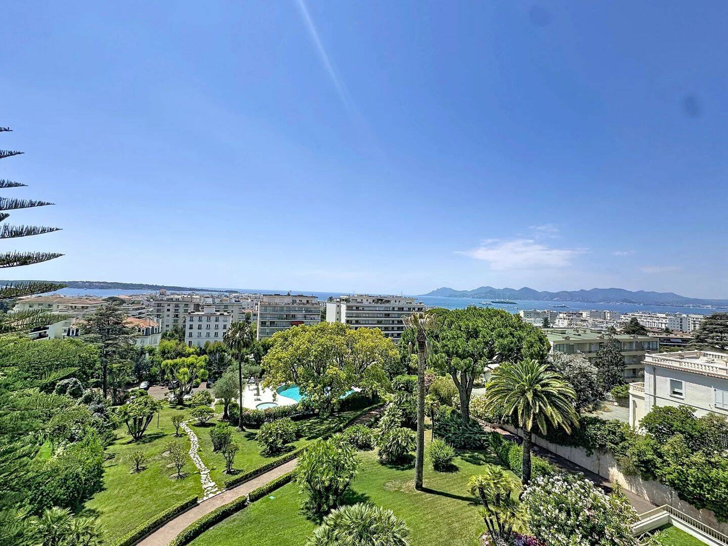 Appartement 4 pièces 111 m² · à Cannes · 111,2 m² · 1 990 000 €