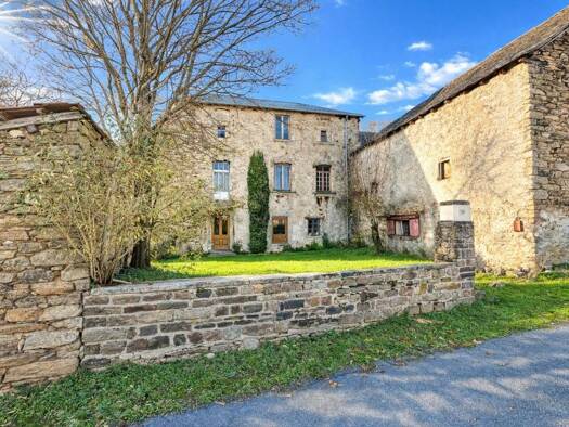 Château à vendre 175 000 € 7 pièces 6 chambres 280 m² 1 070 m² de terrain Rullac-Saint-Cirq 12120