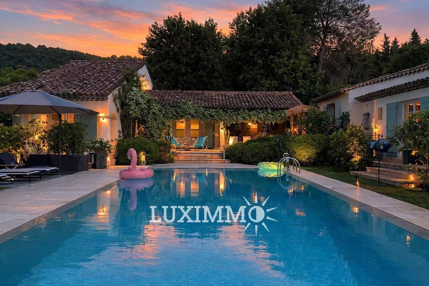 Maison 8 pièces 320 m² · à Mougins · 320 m² · 9 000 €