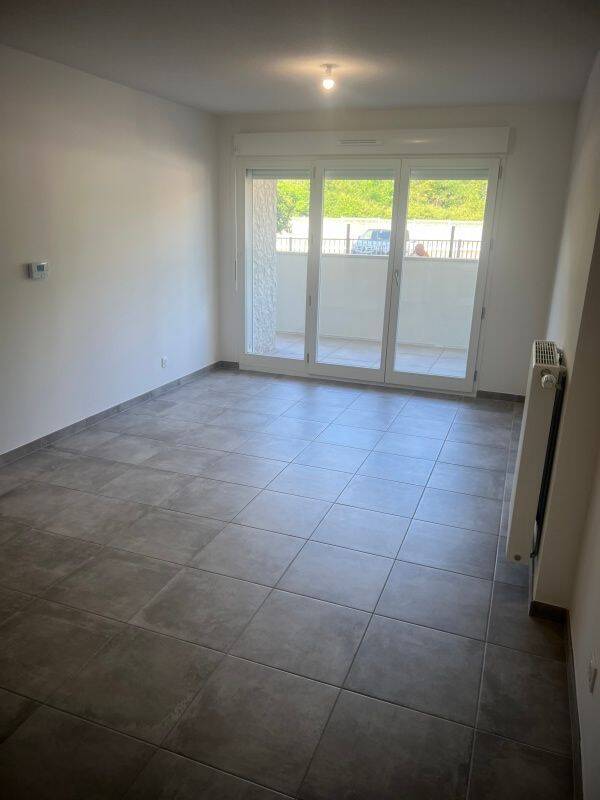 Appartement 3 pièces 56 m² · à Le Pont-de-Claix · 55,8 m² · 812 €