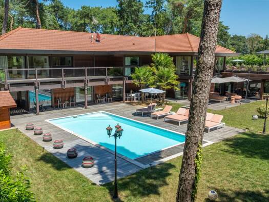 Villa à vendre 4 950 000 € 9 pièces 5 chambres 448 m² 2 406 m² de terrain Sciez 74140