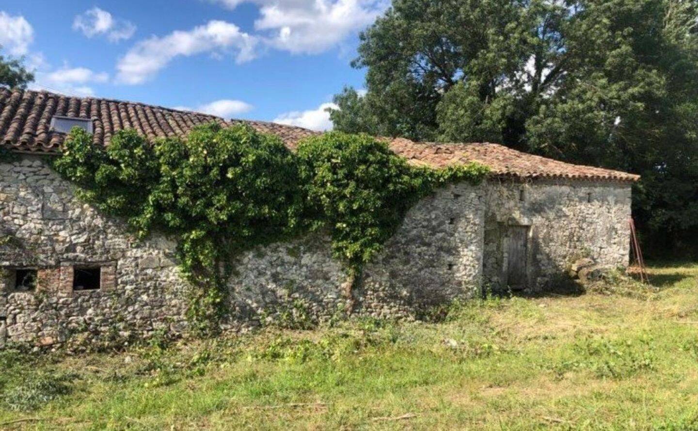 Maison 1 pièce 130 m² · à Villegouge · 130 m² · 234 500 €
