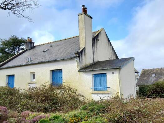 Maison de plain-pied à vendre 73 500 € 4 pièces 2 chambres 53 m² 668 m² de terrain Collorec 29530