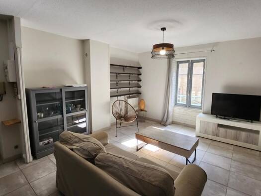 Appartement à louer 825 € 3 pièces 2 chambres 66 m² 1er étage Condrieu 69420