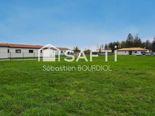 Terrain constructible viabilisé à vendre 134 271 € 1 859 m² de terrain Orléat 63190