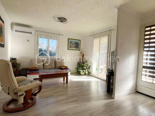 Maison de plain-pied à vendre 278 000 € 4 pièces 3 chambres 90 m² 392 m² de terrain Uchaud 30620