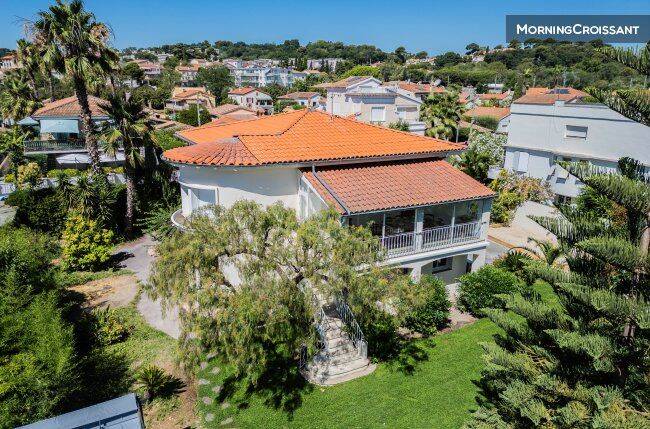 Maison 2 pièces 220 m² · à Villeneuve-Loubet · 220 m² · 4 500 €/mois