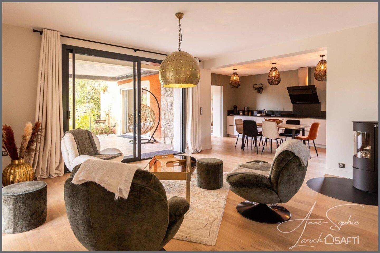 Maison 8 pièces 238 m² · à Ruoms · 238 m² · 789 000 €