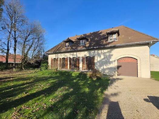 Maison à vendre 345 000 € 8 pièces 7 chambres 235 m² 2 460 m² de terrain Gevry 39100