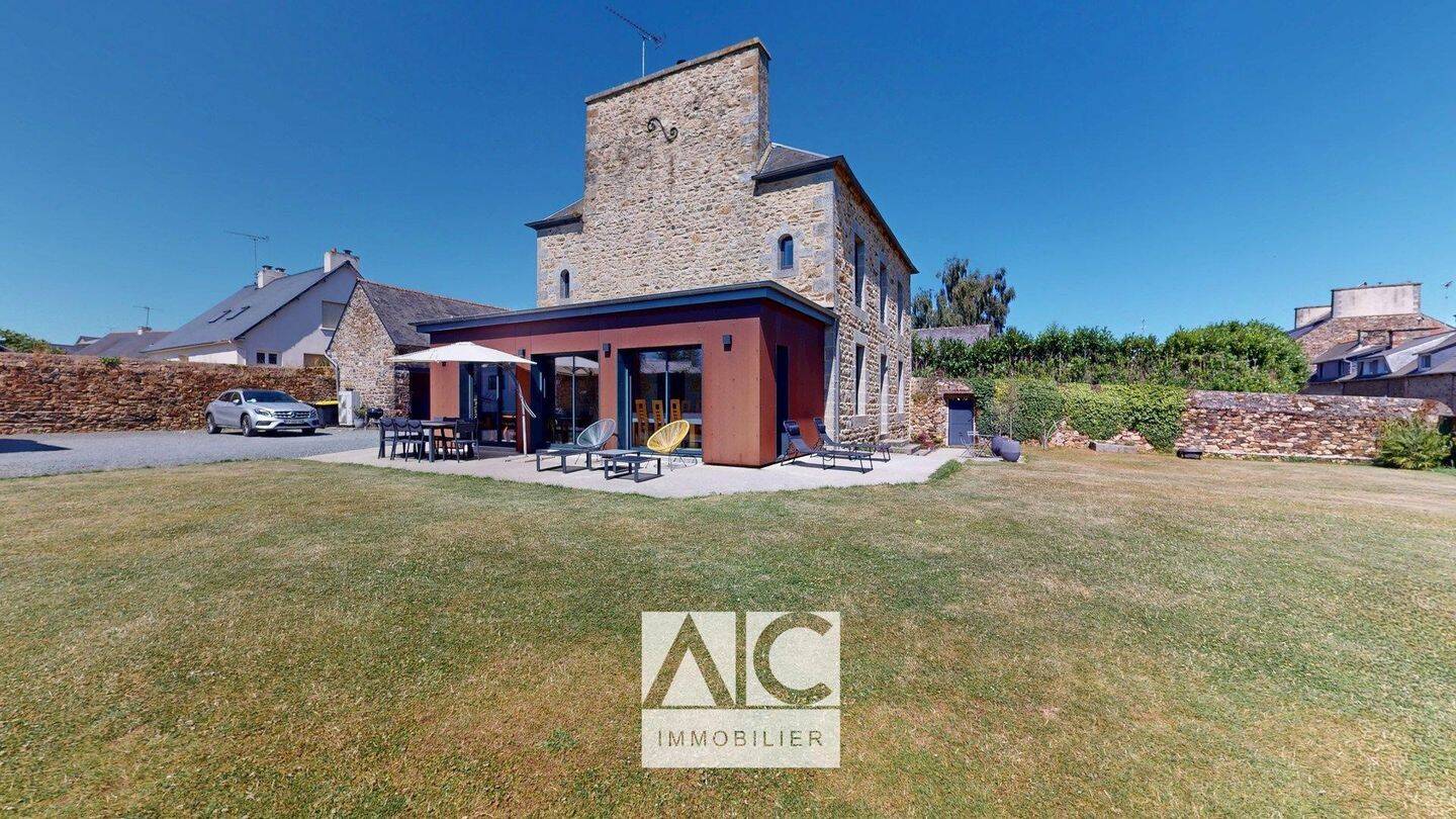 Maison 11 pièces 225 m² · à Lanvollon · 225 m² · 439 725 €
