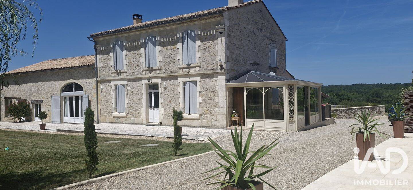 Maison 12 pièces 437 m² · à Saint-Méard-de-Gurçon · 437 m² · 889 000 €