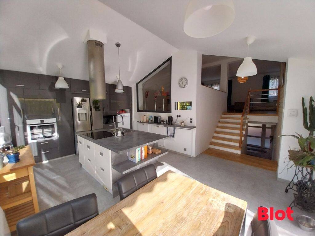 Maison 8 pièces 184 m² · à Saint-Grégoire · 183,7 m² · 728 000 €