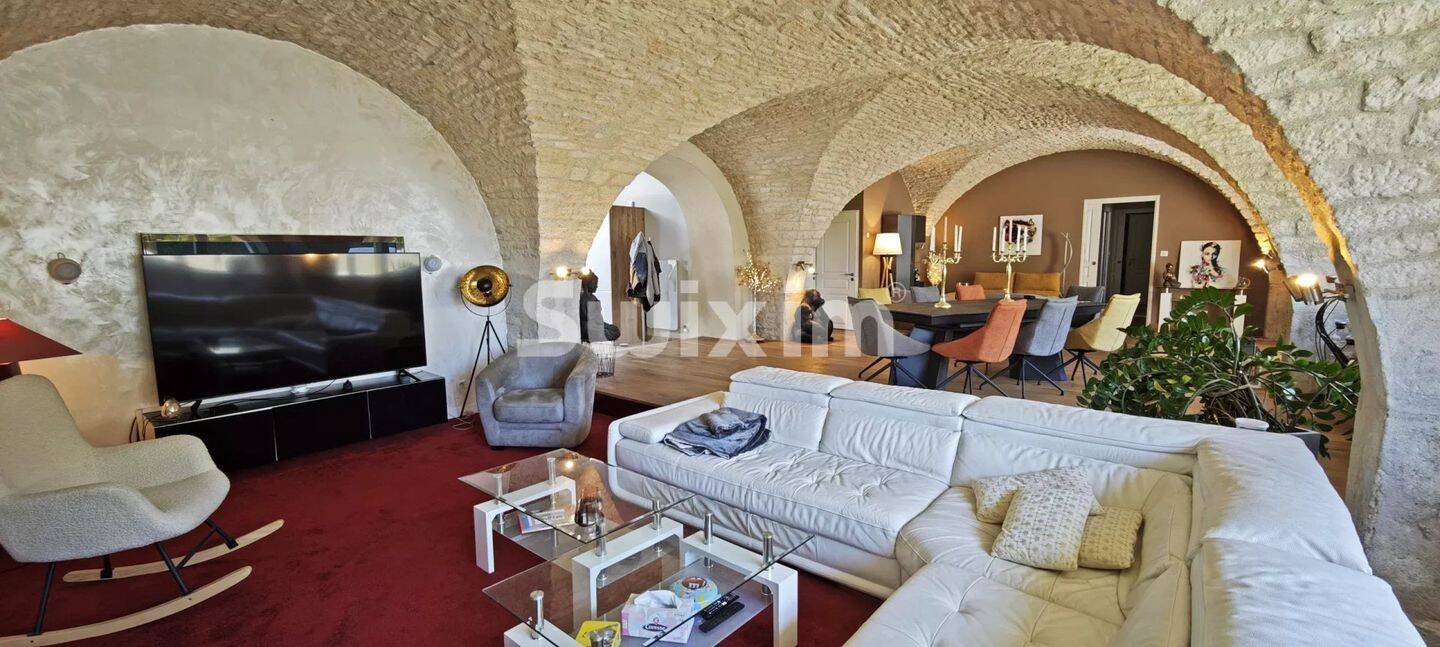 Appartement 9 pièces 278 m² · à Dole · 278 m² · 490 000 €