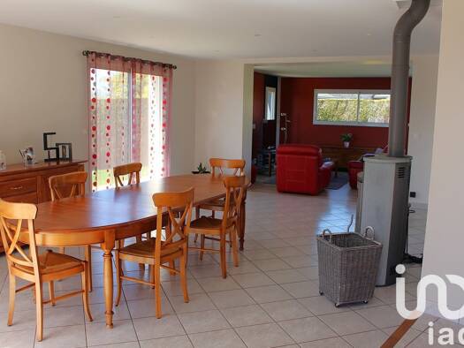 Maison à vendre 269 000 € 9 pièces 5 chambres 143 m² 1 000 m² de terrain La Bazoge-Montpinçon 53440