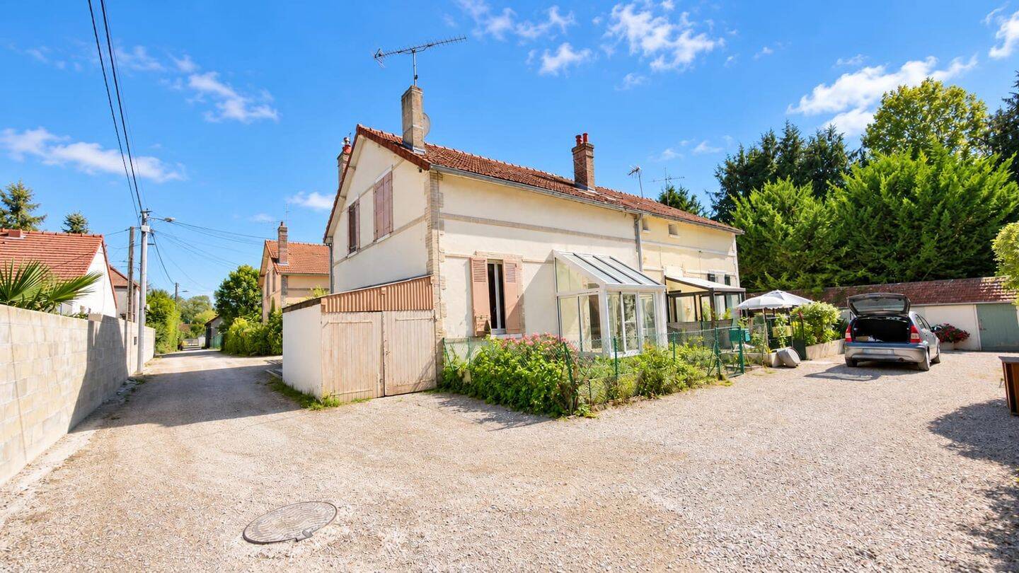 Maison 2 pièces 52 m² · à Marigny-le-Châtel · 52 m² · 67 000 €
