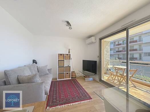 Appartement à louer 850 € 1 pièce 27 m² Étage 1/4 Pont du Lys-Antibes les Pins Antibes 06160