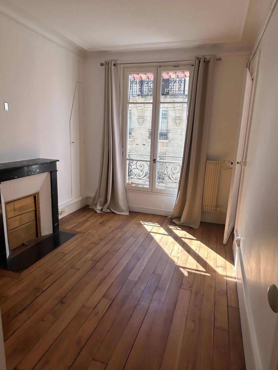 Appartement 2 pièces 34 m² · à Paris 15ème Arrondissement · 34,1 m² · 350 000 €