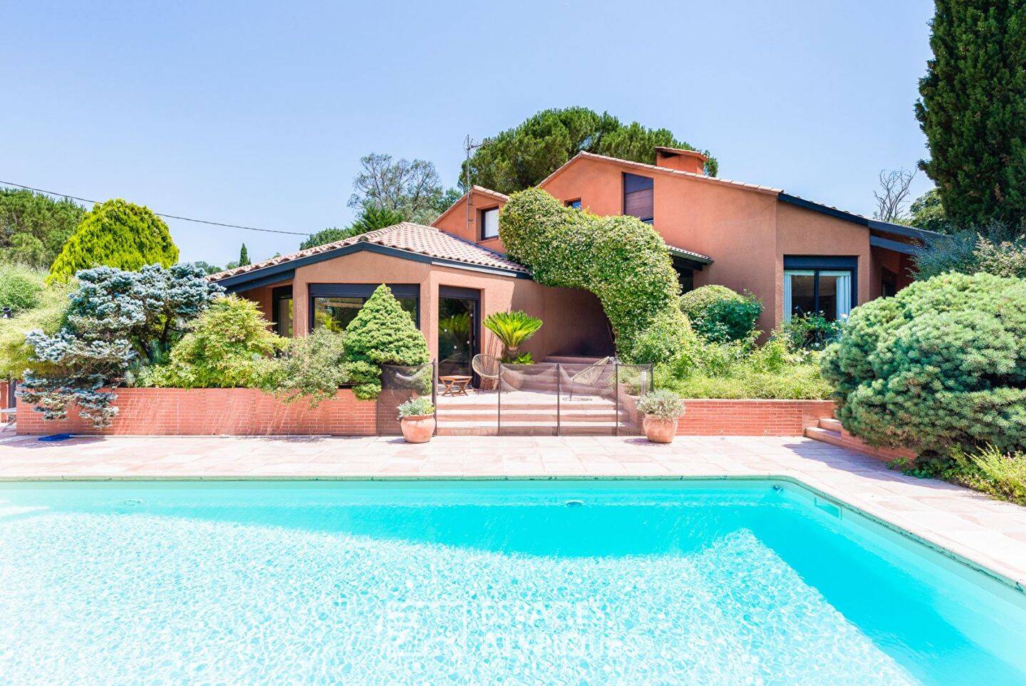 Maison 7 pièces 150 m² · à Montaigut-sur-Save · 150 m² · 450 000 €