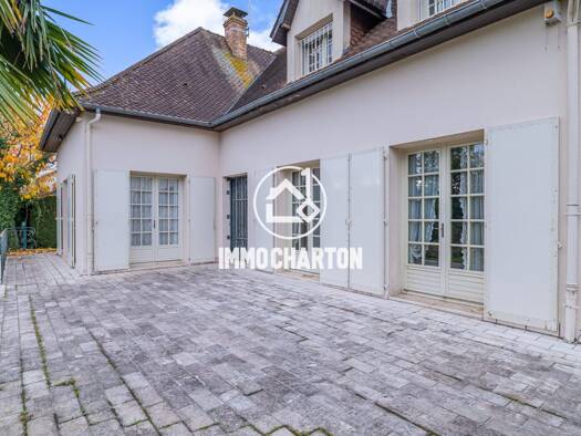 Maison à vendre 364 000 € 8 pièces 6 chambres 212 m² 624 m² de terrain Bollée-Sainte Croix-Clairfontaine Le Mans 72000