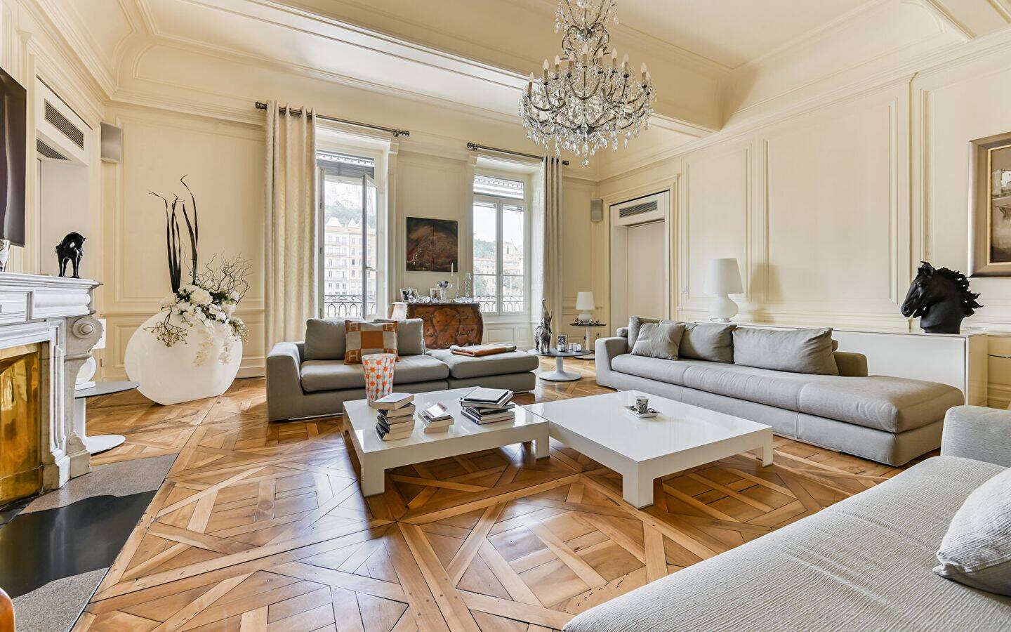 Appartement 5 pièces 214 m² · à Lyon 2ème Arrondissement · 214,3 m² · 1 500 000 €