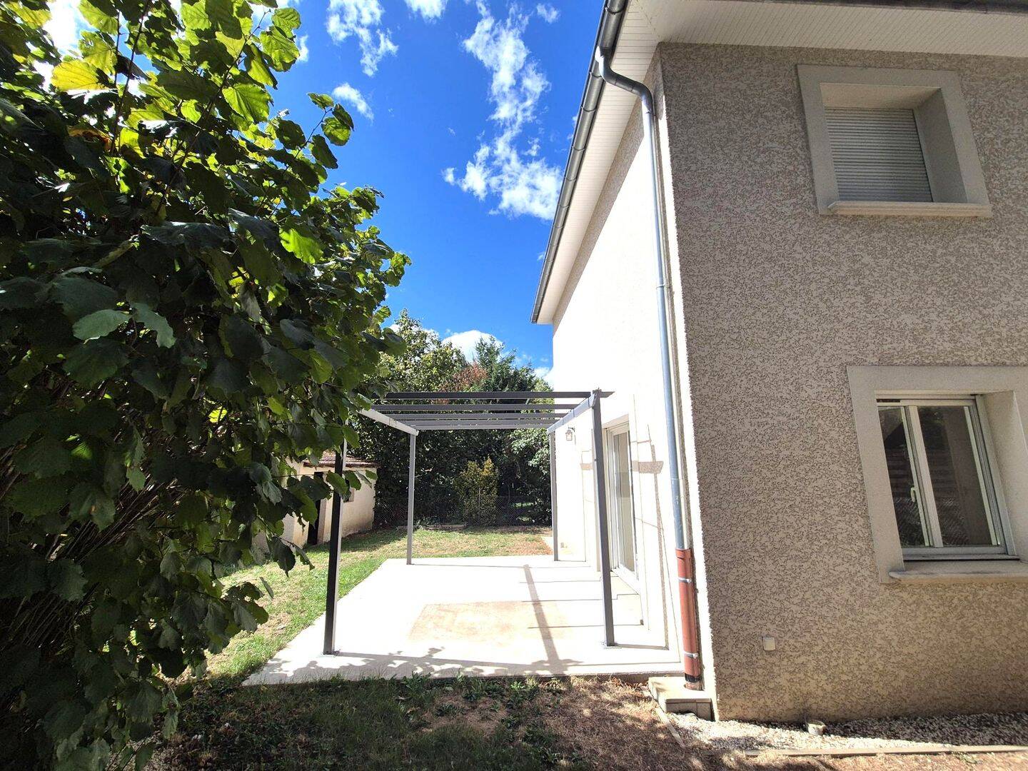 Maison 7 pièces 130 m² · à Sainte-Foy-lès-Lyon · 130 m² · 2 250 €/mois