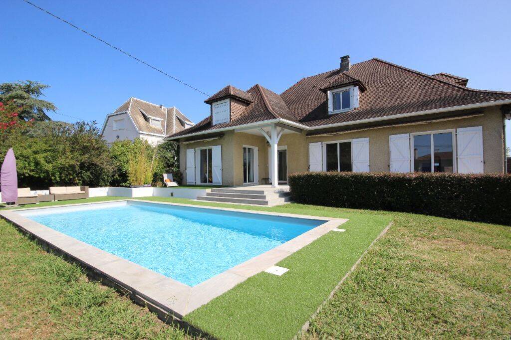 Maison 6 pièces 224 m² · à Arthez-de-Béarn · 224 m² · 1 300 €/mois