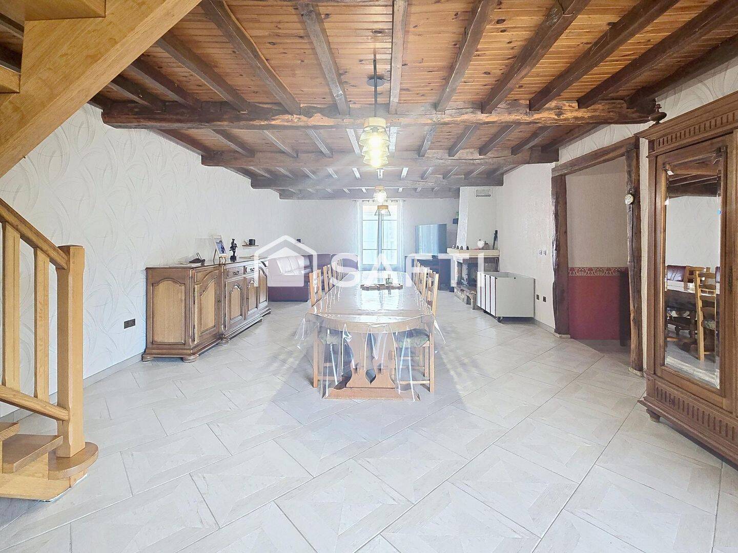 Maison 6 pièces 221 m² · à Vitry-le-François · 221 m² · 215 000 €