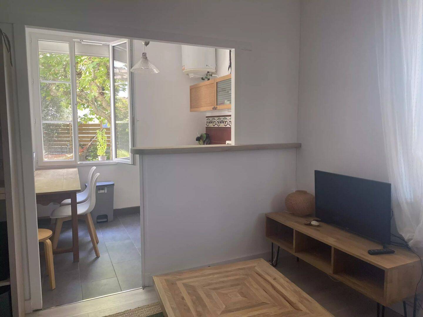 Appartement 1 pièce 25 m² · à La Ciotat · 24,9 m² · 700 €/mois
