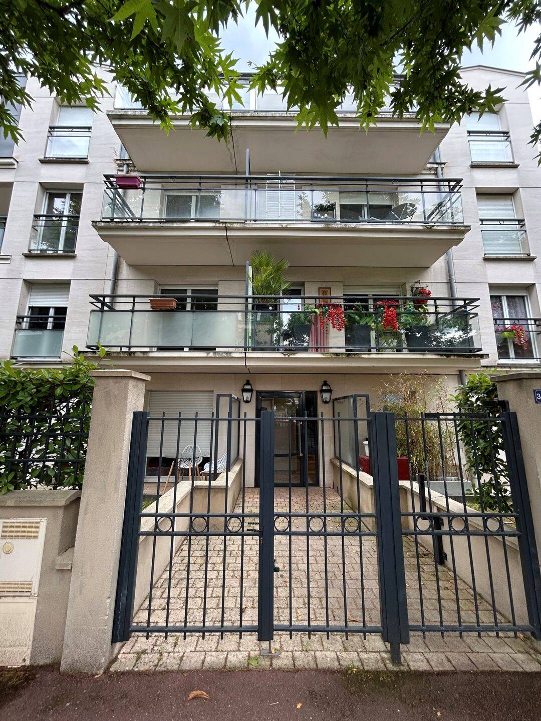 Appartement 1 pièce 25 m² · à Chatou · 25,3 m² · 857 €