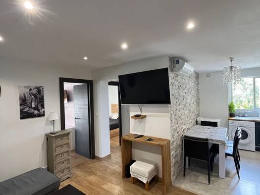 Appartement à louer 1 500 € 3 pièces 2 chambres 55 m² Étage 1/4 La Mer-Le Puadon-Cannes Eden Vallauris 06220