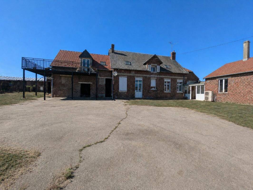 Maison 5 pièces 234 m² · à Neuflieux · 234 m² · 235 000 €
