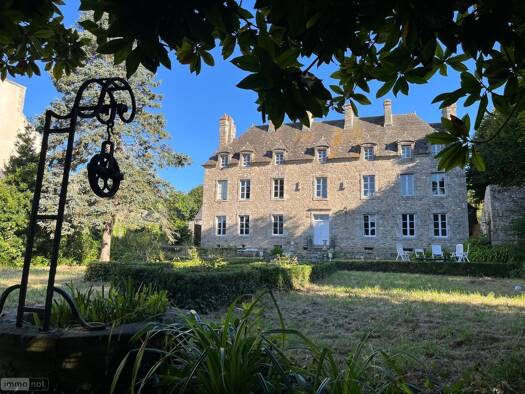 Maison à vendre 456 200 € 18 pièces 9 chambres 370 m² 2 180 m² de terrain Saint-Pol-de-Léon 29250
