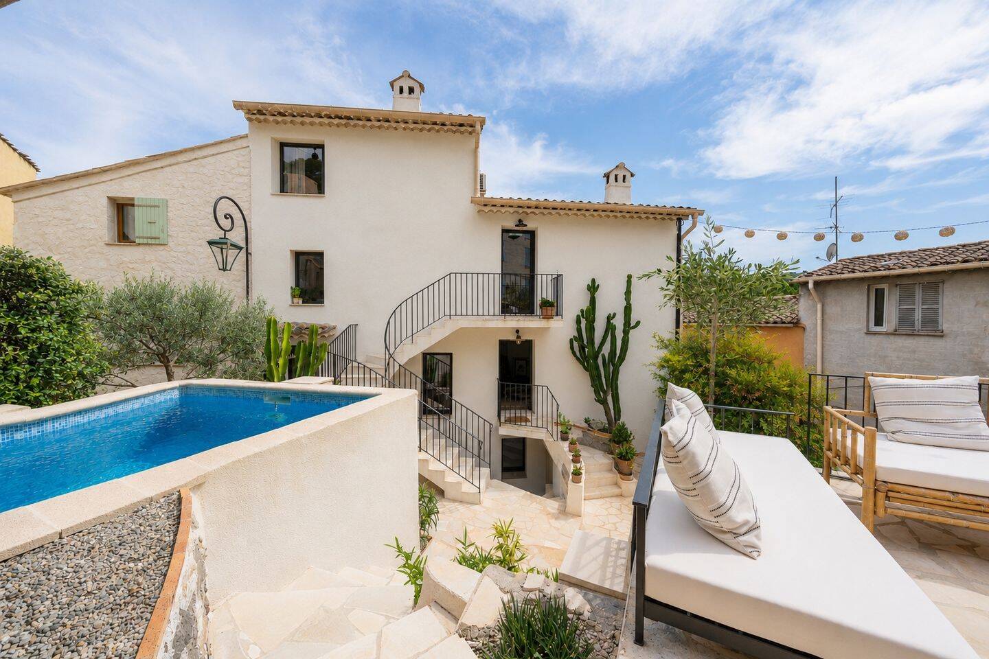 Maison 5 pièces 137 m² · à Villeneuve-Loubet · 137 m² · 770 000 €