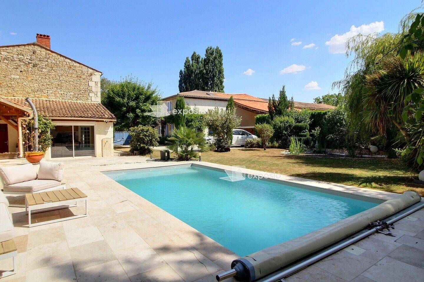 Maison 9 pièces 190 m² · à Le Vanneau-Irleau · 190 m² · 359 000 €