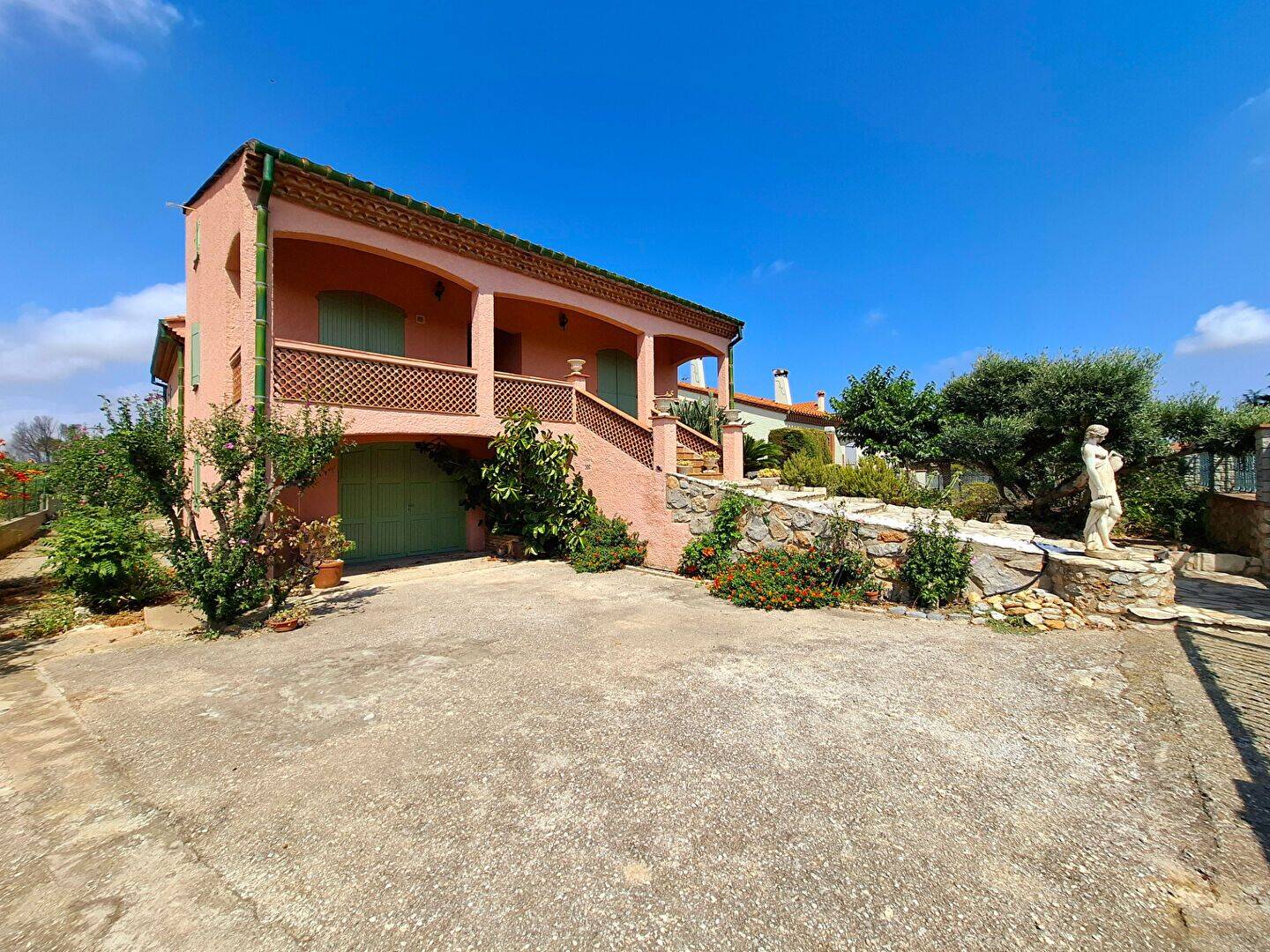 Maison 7 pièces 197 m² · à Bompas · 196,6 m² · 330 000 €