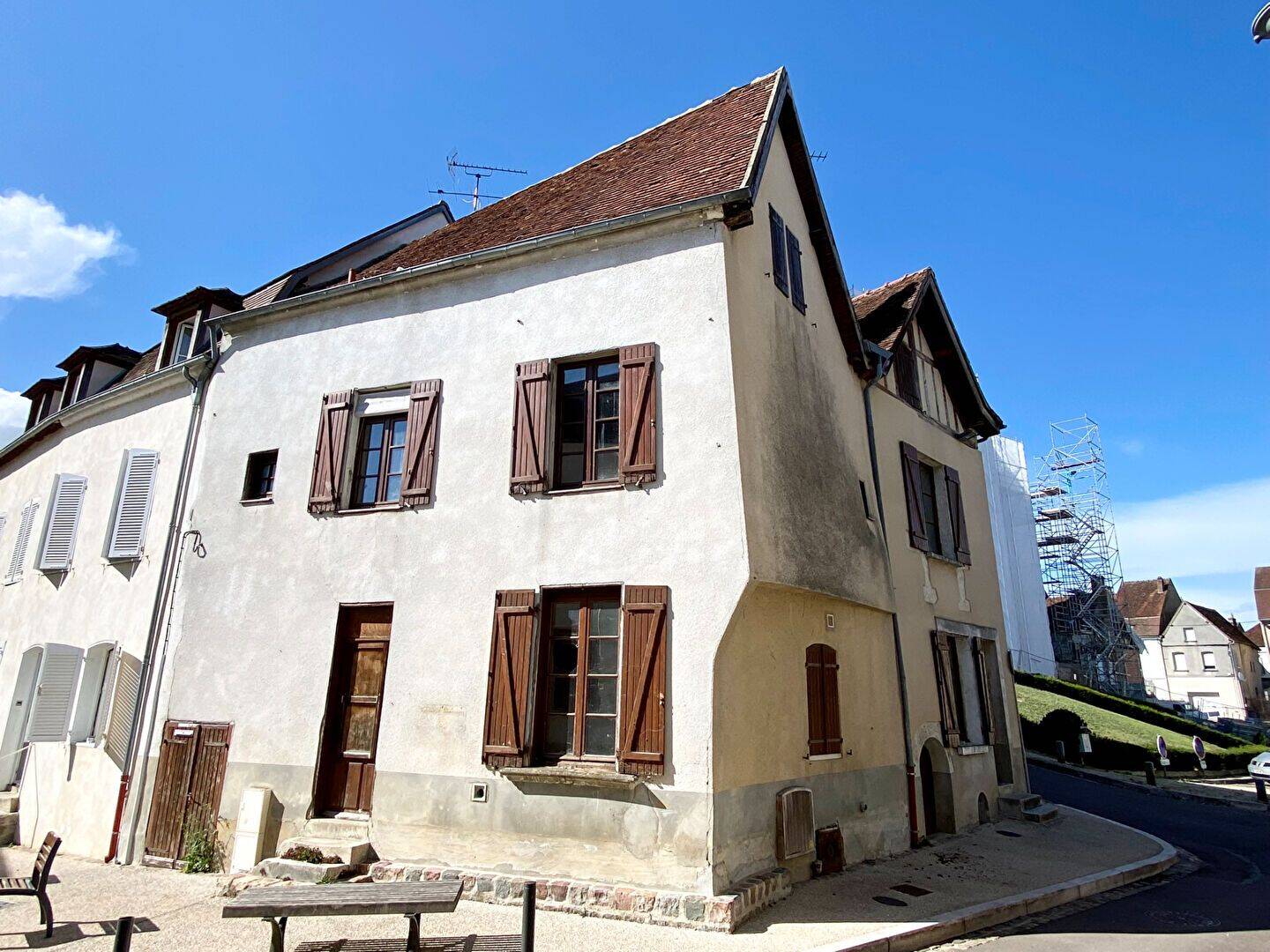 Maison 6 pièces 112 m² · à Saint-Florentin · 112 m² · 29 000 €