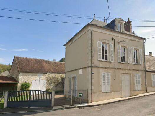 Maison à vendre 267 000 € 8 pièces 6 chambres 210 m² 575 m² de terrain Auxerre 89000