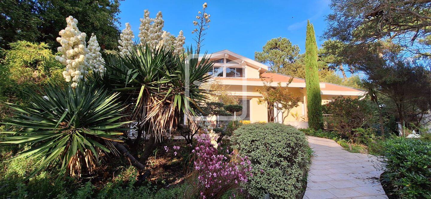 Maison 9 pièces 245 m² · à Arcachon · 245 m² · 2 390 000 €