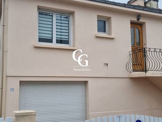 Maison à vendre 241 500 € 6 pièces 3 chambres 82,7 m² 284 m² de terrain Centre Economique Bouguenais 44340