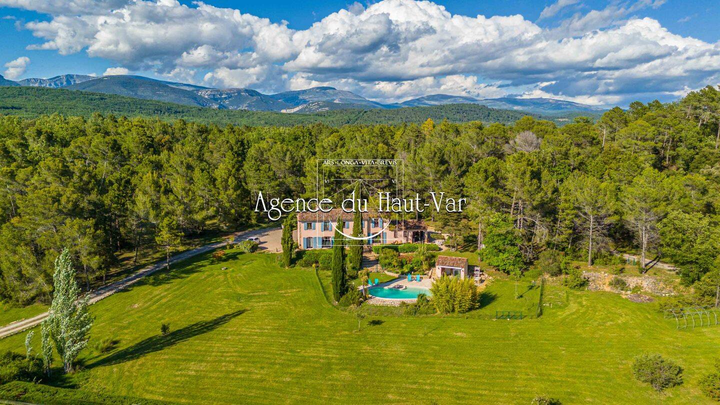 Maison 7 pièces 200 m² · à Tourrettes · 200 m² · 1 190 000 €