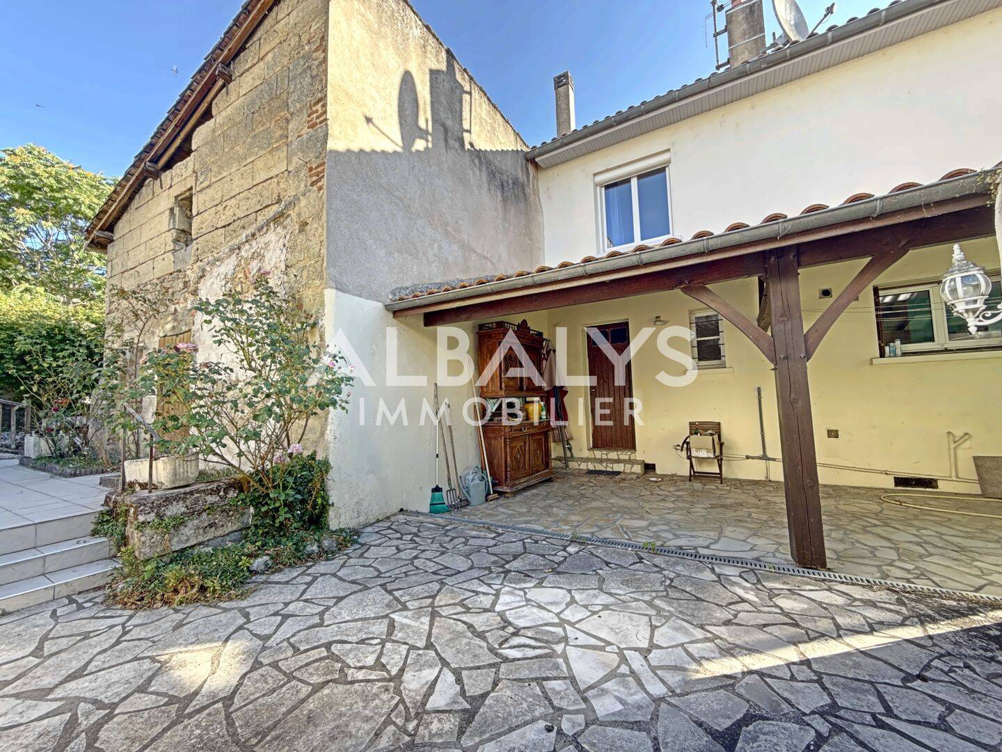 Maison 5 pièces 90 m² · à Guîtres · 90 m² · 160 000 €
