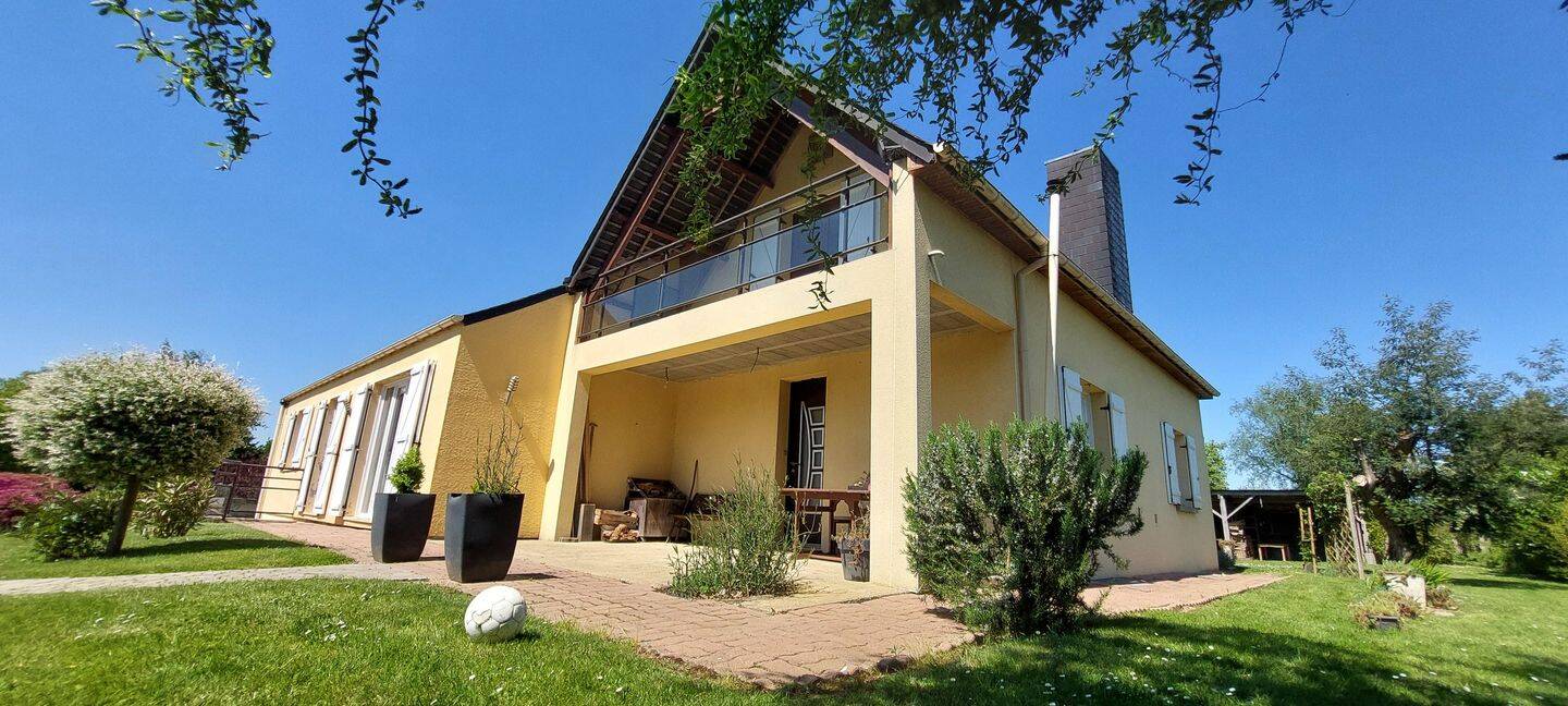 Maison 7 pièces 165 m² · à Romillé · 165 m² · 325 000 €