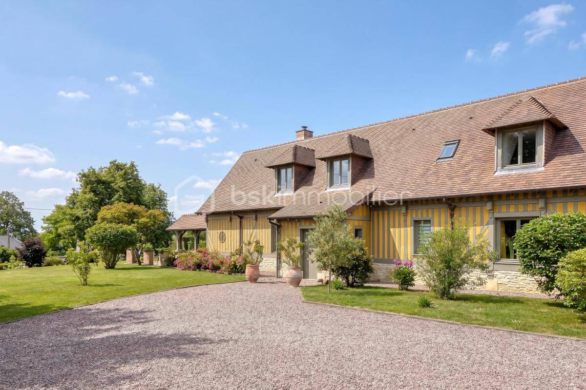 Maison 7 pièces 187 m² · à Pont-l'Évêque · 187 m² · 795 000 €