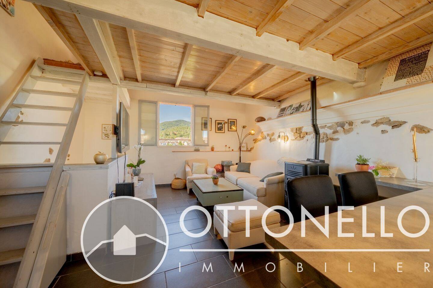 Maison 4 pièces · à Roquebrune-sur-Argens · 1 150 €/mois