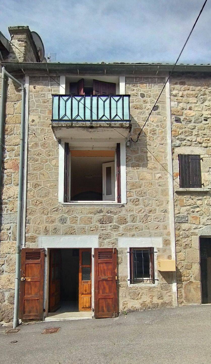 Maison pierres au calme