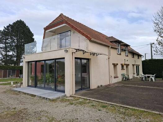 Maison à vendre 295 000 € 8 pièces 3 chambres 147 m² 4 687 m² de terrain L'Aigle 61300