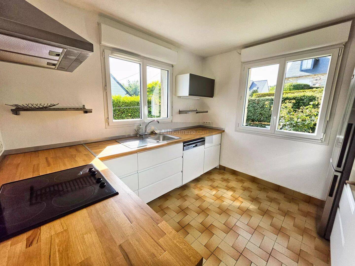 Maison 5 pièces 132 m² · à Plougonvelin · 131,8 m² · 990 €