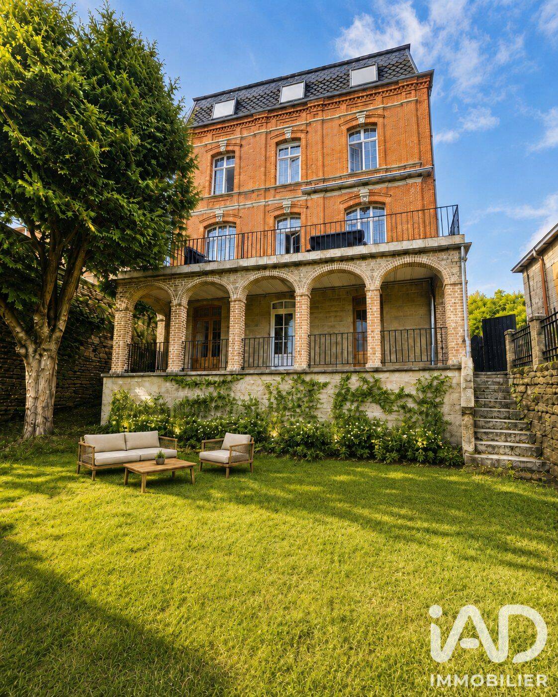 Maison 11 pièces 246 m² · à Bogny-sur-Meuse · 246 m² · 230 000 €