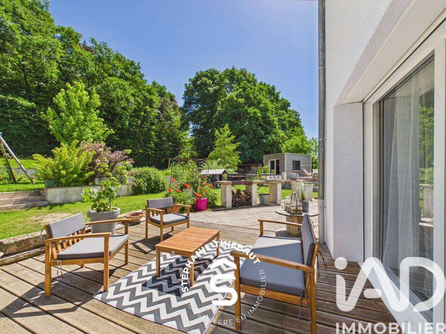 Maison 10 pièces 325 m² · à Hadol · 325 m² · 489 000 €