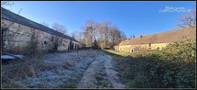 Mas à vendre 150 000 € 2 pièces 1 chambre 1 300 m² 4 506 m² de terrain Vendoeuvres 36500